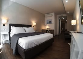 Prestige Rooms Chiaia 3