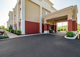 Hampton Inn Pine Grove 2
