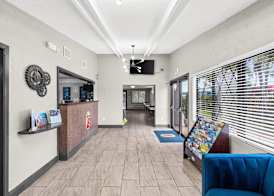 Super 8 by Wyndham Lantana West Palm Beach 3