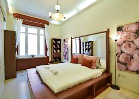 Ultra central apartment at Synagogue 2