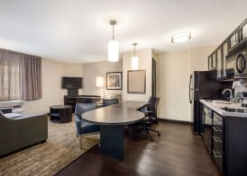 Sonesta Simply Suites Chicago O'Hare Airport 5