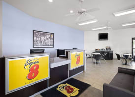 Super 8 by Wyndham Dunnigan 2