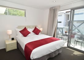 Bealey Avenue Motel 5