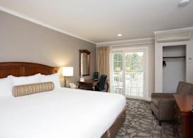 Golden Gables Inn Dazzler Select by Wyndham 4