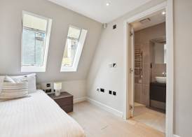 Buckingham Palace Residences by Aeria Apartments 3