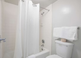 Americas Best Value Inn Stockbridge 5