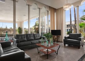 Travelodge by Wyndham Bakersfield 2