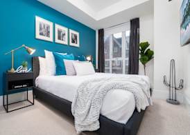 Peter St - Downtown Suite with Balcony 4
