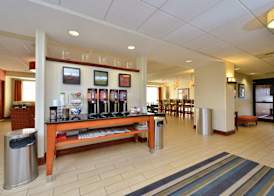 Hampton Inn Farmville 3