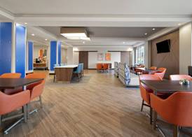 Holiday Inn Express & Suites AIKEN by IHG 3