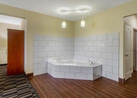 Comfort Suites Danville 4