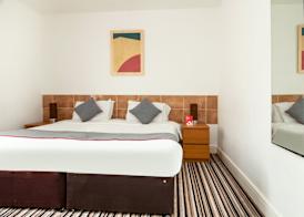 Commercial Hotel 5