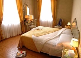 Hotel Canal 3
