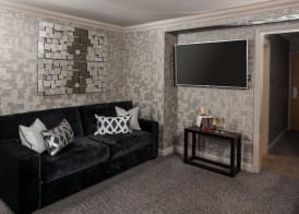 Carlton Hotel 4