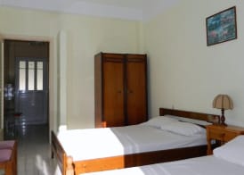 Logara's Apartments 4