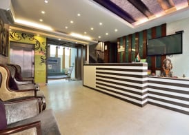 Hotel Taksh Inn 4