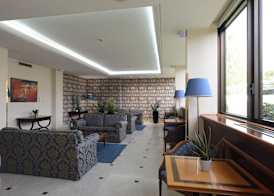 Hotel The Brand 3