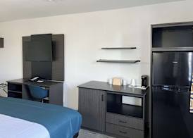 Studio 6 Suites Delano, CA 4