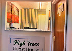 High Trees Guest House Gatwick 5