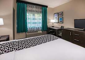 La Quinta Inn by Wyndham Indianapolis North 5