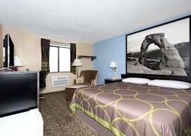 Super 8 by Wyndham Logan 5