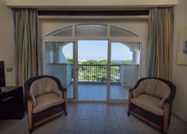 Reef Oasis Blue Bay Resort & Spa 4