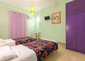 Ni-Mar Studios & Apartments 5