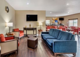 Comfort Inn Muscatine near Hwy 61 3