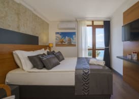 Qinn Hotels 5