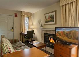Residences at Daniel Webster 4