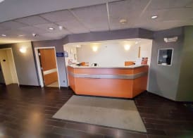 Americas Best Value Inn & Suites Racine 3