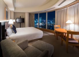 The Yokohama Bay Hotel Tokyu 5