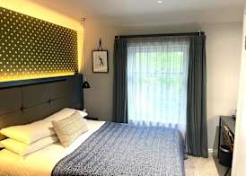 The Churchill Hotel 5