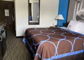 Super 8 by Wyndham Pensacola 4
