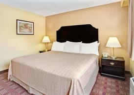 Howard Johnson by Wyndham Pikesville 2