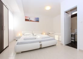 Apartments Villa Visnjik 3