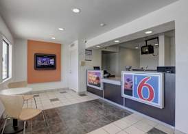 Motel 6 Corona, CA 3