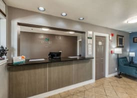 Quality Inn I-10 East near Frost Bank Center 4