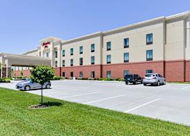 Hampton Inn Clinton, IA 3