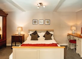 Wheatacre White Lion 4