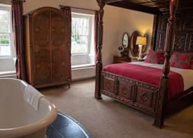 Rollestone Manor B&B and Restaurant 5
