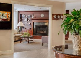Ramada by Wyndham Boston 4