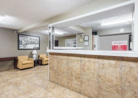 Super 8 by Wyndham Bloomington Normal 2