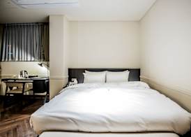 Rivertain Hotel 3