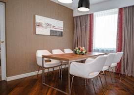 Ramada Plaza by Wyndham Craiova 5