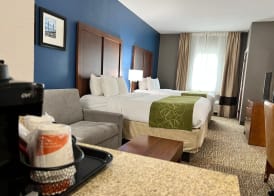 Comfort Suites Louisville East 5