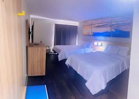 Days Inn & Suites by Wyndham Tampa Fairground-Casino-Ybor 5