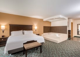 Holiday Inn Express & Suites CANTON by IHG 5