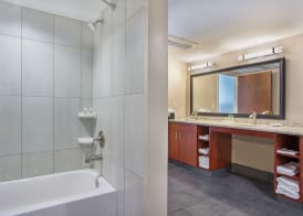 Holiday Inn UNIVERSITY PLAZA-BOWLING GREEN by IHG 5