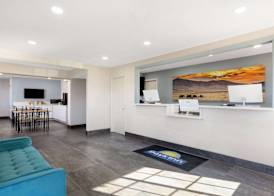 Days Inn by Wyndham Bakersfield 3